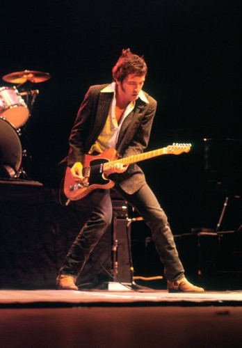 Bruce springsteen performs - bruce,