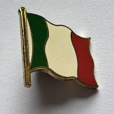 Italian Flag Metal Badge. 