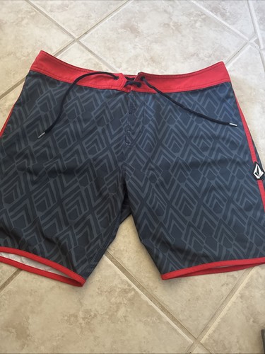 Volcom men board shorts - board,