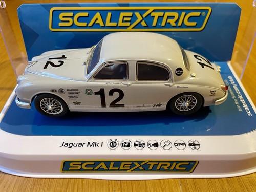 New scalextric c4419 jaguar - scalextric,