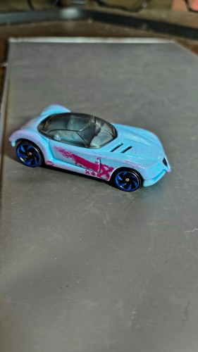 2013 hot wheel golden arrow - 2013,