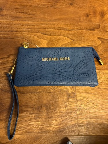 Michael kors wristlet - michael,