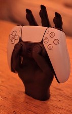 Scary Halloween Hand PS5 Controller Holder – Creepy & Functional Display Stand