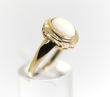 375 - 9kt Ladies Gold Ring
