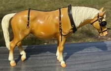 Breyer Glossy Palomino Old