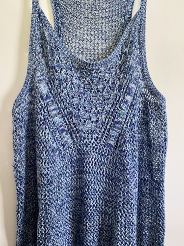 Ladies knitted sleeveless