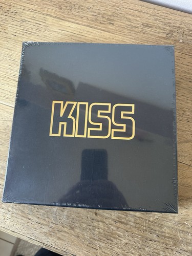 Portraits kiss a - of,