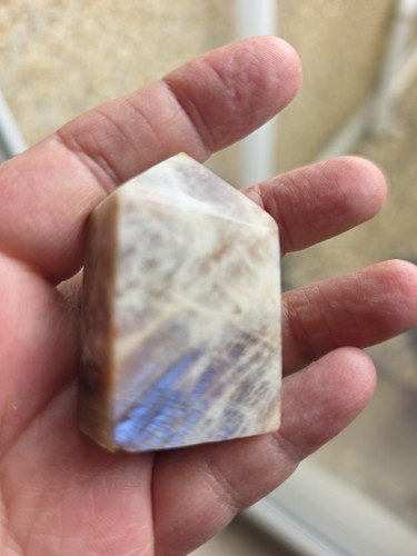 Moonstone blue flash crystal - blue,