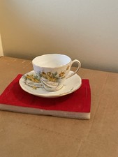 VINTAGE ROSLYN FINE BONE CHINA