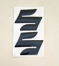 Suzuki Black 3D Badge Tank