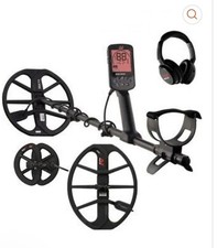 Minelab Equinox 900 Metal Detector with Accessories