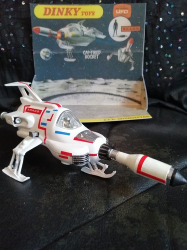 Dinky toys 351 ufo shado - dinky,