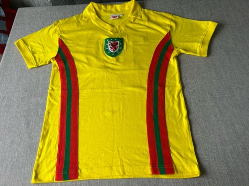Wales away 1974 - wales,