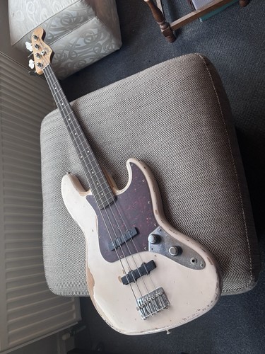 Fender guitars flea jazz - fender,