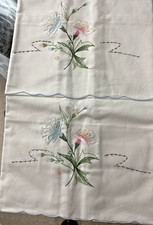 PAIR WHITE 100% COTTON VINTAGE STYLE PILLOWCASES~FLORAL EMBROIDERY ~ 18" x 28.5"