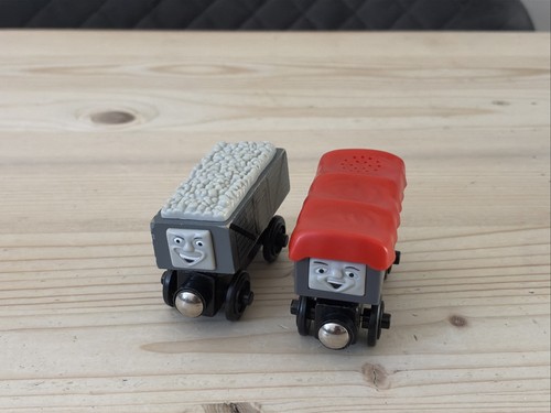 Thomas wooden railway - railway, giggling