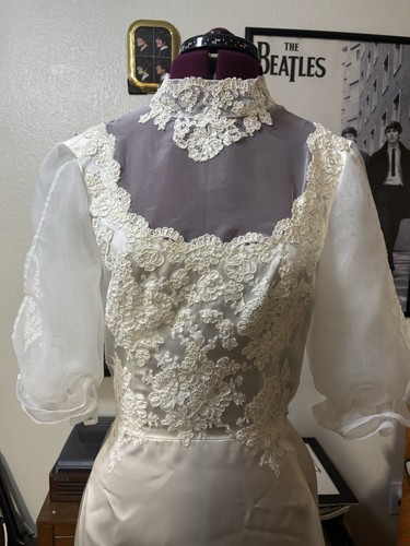 Vintage wedding dress
