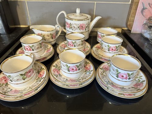 Beautiful vintage royal - vintage,