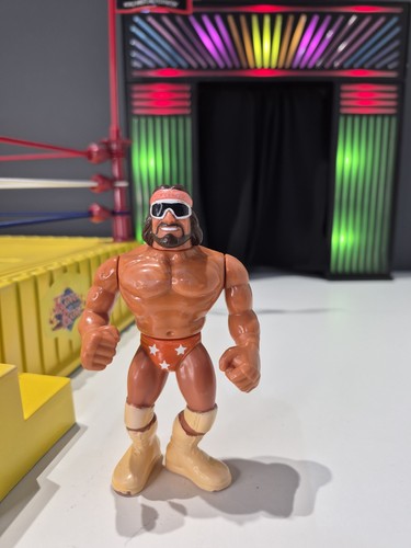Hasbro wwe macho man randy - macho,