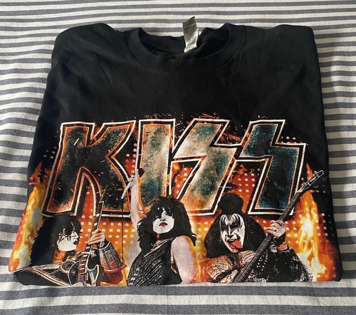 Kiss end the road world - road,