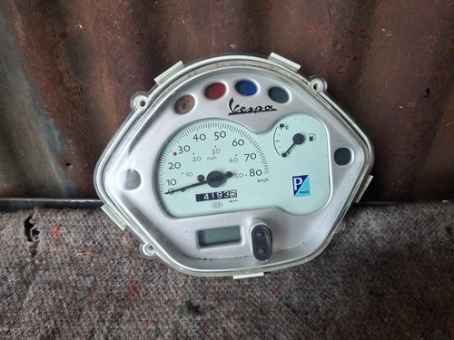 Vespa speedo clocks - lx,