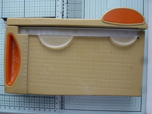 Tonic small guillotine - tonic,