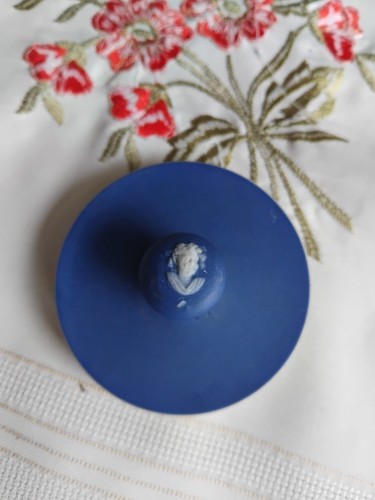 Antique dark blue jasperware - blue,
