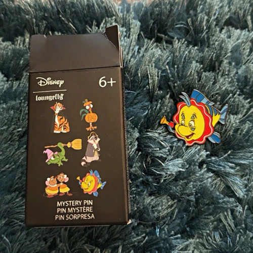 Disney loungefly mystery pin - loungefly,