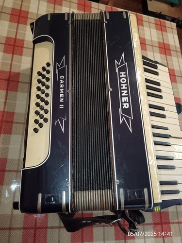 Hohner carmen accordion - hohner, ii
