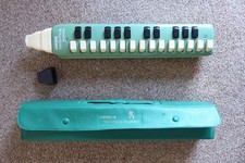 Hohner melodia-soprano in case