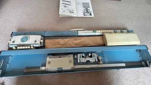 Jones knitting machine - knitting, luxe