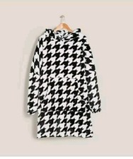 Dog tooth Snuddie Hooded