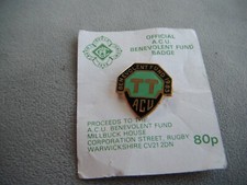 ISLE OF MAN TT Tourist Trophy 1985 OFFICIAL BEN FUND badge on card