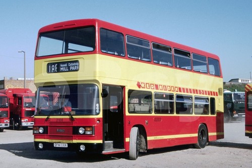 Bus photo pmt red rider - red,
