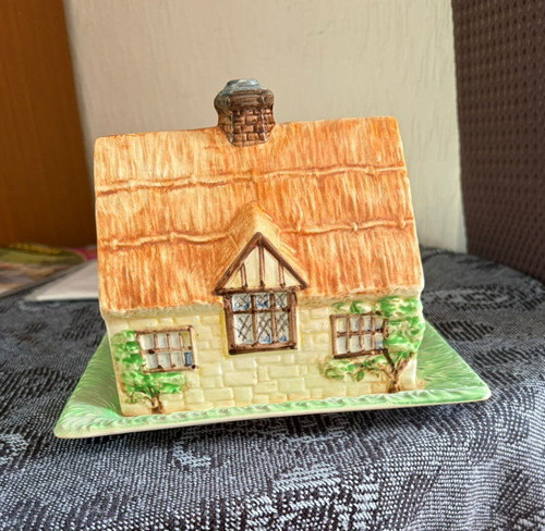Beswick ware ceramic cottage - beswick,