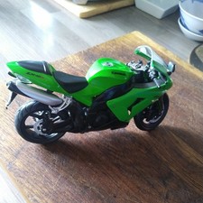New Ray Toys 1:12 Scale Sport Bikes Kawasaki 2006 ZX-10R 42443A