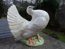 VINTAGE LARGE BESWICK GLOSS FANTAIL PIGEON BIRD (MINT CONDITION) RARE.