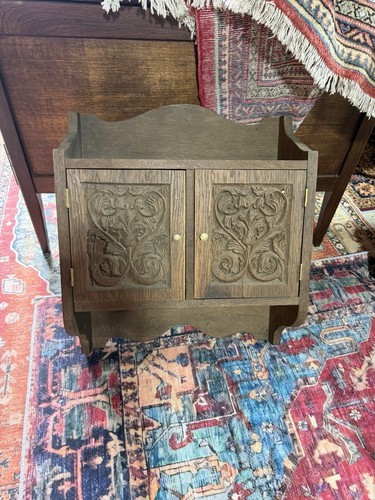 Beautifully carved oak wall - carved,
