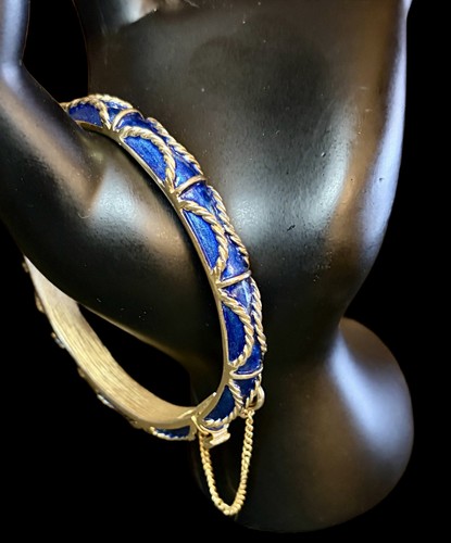 Vintage signed crown - signed,