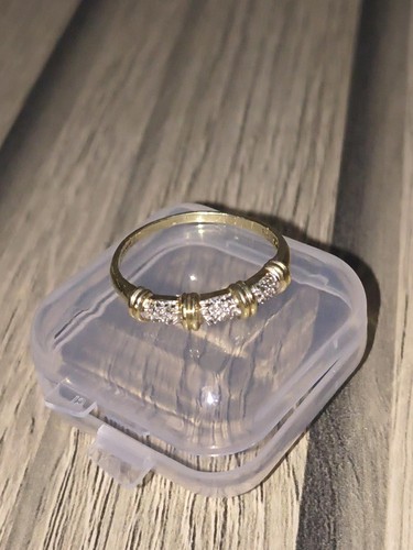 Hallmarked 9ct yellow - 9ct, gold