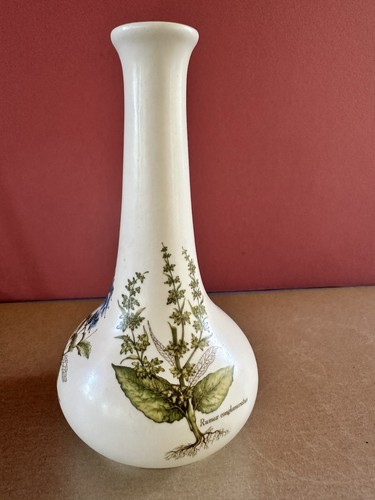 Poole pottery bud vase - bud,