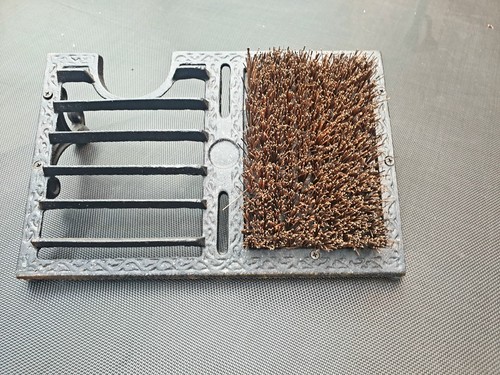 Boot scraper brush cast iron - &,