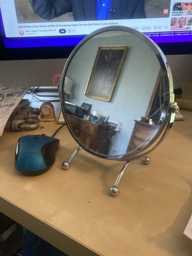 Self standing vanity - self, mirror