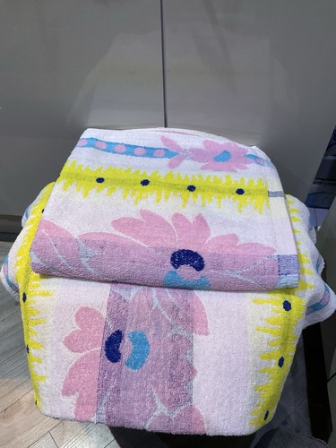 Towels vibrant decorative - vibrant,