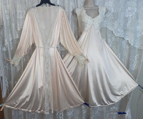 Vtg blush silky - silky, nylon