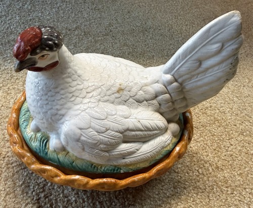 Staffordshire hand painted - staffordshire, hen