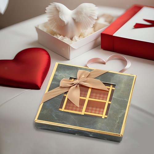 Empty chocolate box - ,,