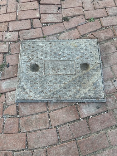 Cast iron manhole cover - cover, with