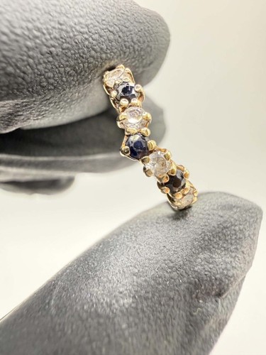 9ct sapphire and cubic - 9ct,