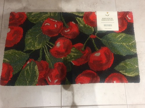Hooked accent rug - rug, cherry